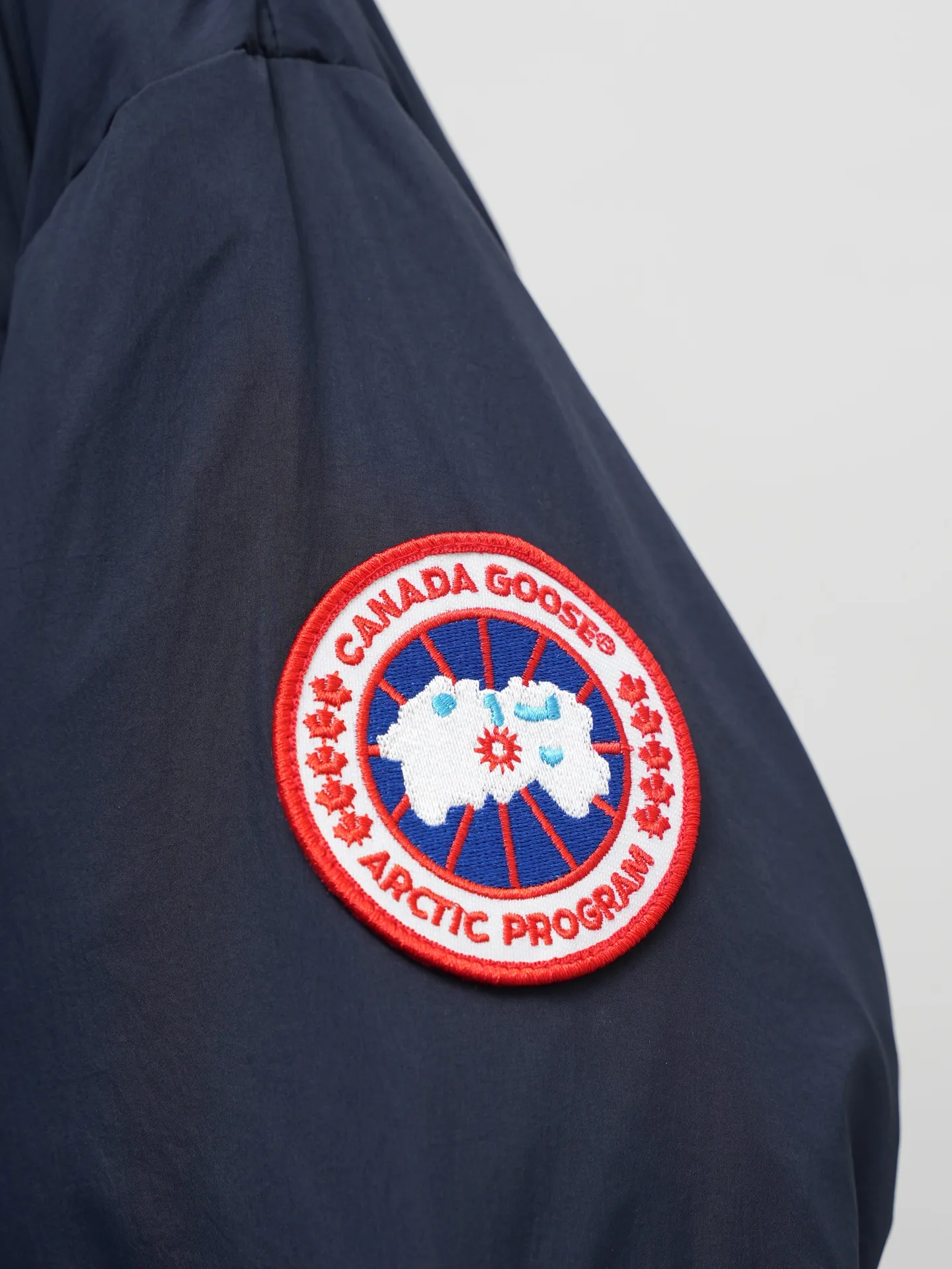 P780 CANADA GOOSE Lawrence men's down jacket large goose down jacket dark blue (red label) 2802M